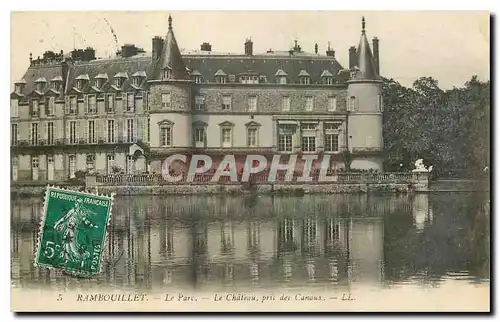 Cartes postales Rambouillet Le Parc Le Chateau pris des Canaux