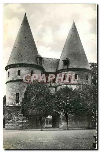 Cartes postales Beauvais les tours du Palais de Justice