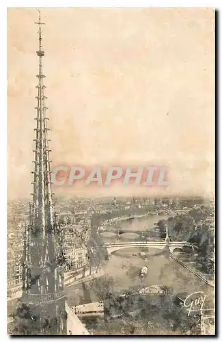 Cartes postales Paris et ses merveilles la fleche de Notre Dame et panorama de la Seine