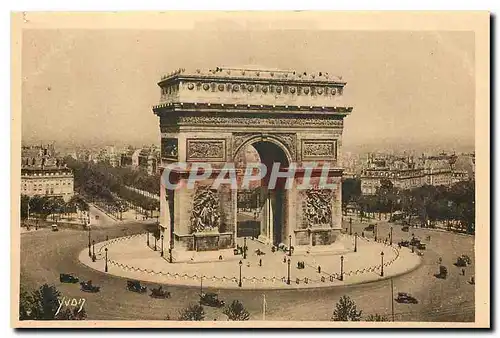 Cartes postales Paris en Flanant l'Arc de Triomphe et la Place de l'Etoile c'est sous ce monument que repose le