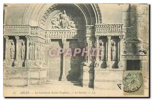 Cartes postales Arles La Cathedrale Saint Trophime Le Portail