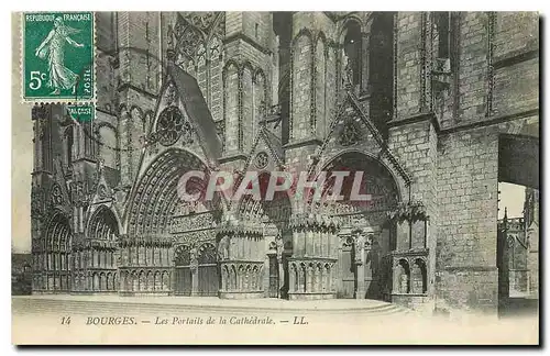 Cartes postales Bourges Les Portails de la Cathedrale