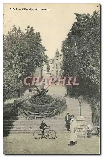 Cartes postales Blois L'Escalier Monumental Enfant Velo Cycle