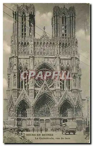 Ansichtskarte AK Reims en ruines la Cathedrale vue de face