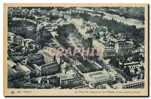 Cartes postales Vichy Le Parc du Casino et les Hotels
