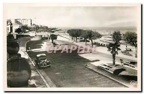 Ansichtskarte AK Arcachon Cote d'Argent Boulevard Promenade et passahe souterrain de la Place Thiers Automobile