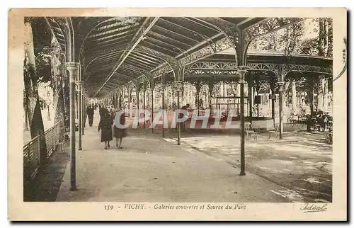 Cartes postales Vichy galeries couvertes et Source du Parc