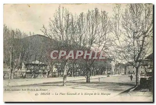 Cartes postales Digne la Place Gassendi et le Kiosque de la Musique