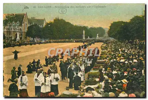 Cartes postales Lourdes Benediction des malades sur l'Esplanade