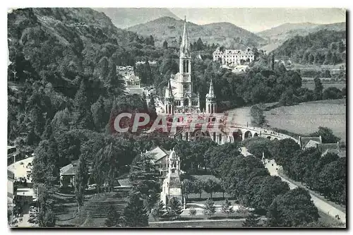 Ansichtskarte AK Lourdes La Basilique et le Monument Interallie vus du Chateau Fort