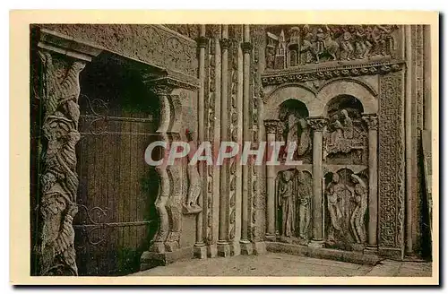 Ansichtskarte AK Eglise Abbatiale de Moissac La Statue d'Isaie et le Bas cote oriental
