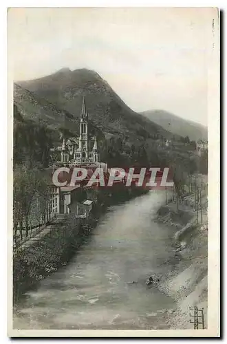 Cartes postales Lourdes la Basilique et le Gave