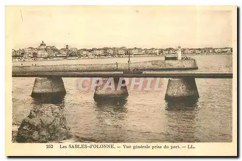 Cartes postales Les Sables d'Olonne vue generale prise du Port