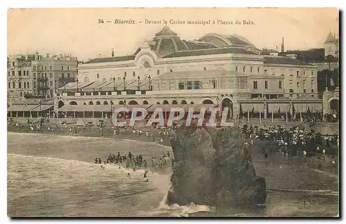 Cartes postales Biarritz devant le Casino municipal a l'heure du Bain