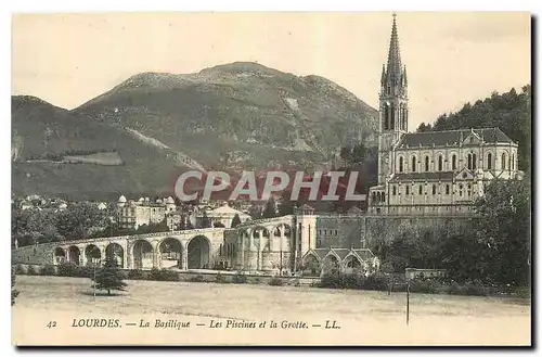 Cartes postales Lourdes la Basilique les piscines d\et la Grotte