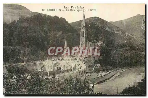 Ansichtskarte AK Les Pyrenees Lourdes la Basilique et le Gave