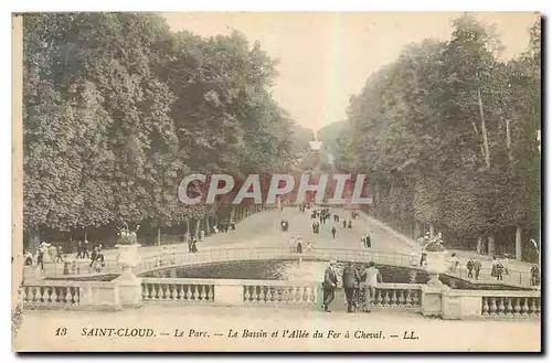 Cartes postales Saint Cloud le parc le bassin et l'Allee du Fer a Cheval