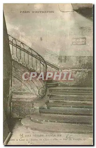 Cartes postales Paris d'Autrefois Depart d'Escalier dans la cour de l'Hotel de l'Aigle d'OR rue du temple