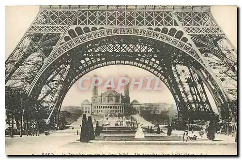 Cartes postales Paris Le Trocadero vue sous la Tour Eiffel