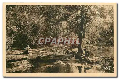 Cartes postales La Region du Limousin un Bras de la dordogne pres Argentat Lavandiere Barque