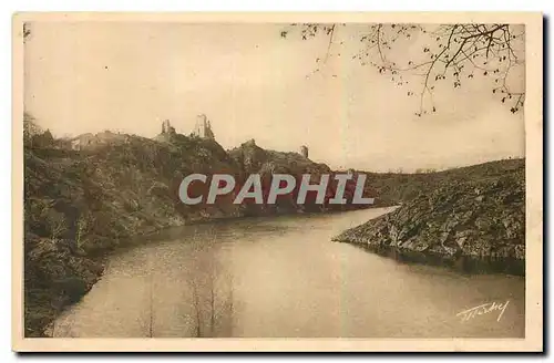 Ansichtskarte AK La Creuse Pittoresque Crozant Creuse vue generale des Ruines