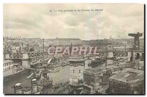 Cartes postales Le Port militaire vu du Chateau de Brest Bateau