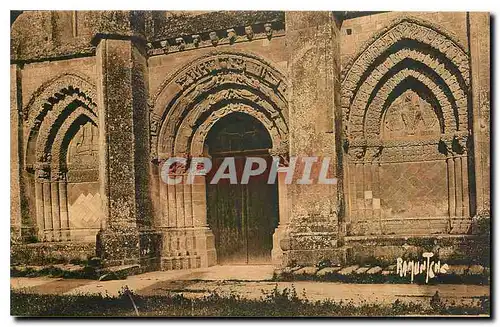 Ansichtskarte AK L'Aunis et Saintonge Facade de l'Eglise Romane d'Aulnay de Saintonge