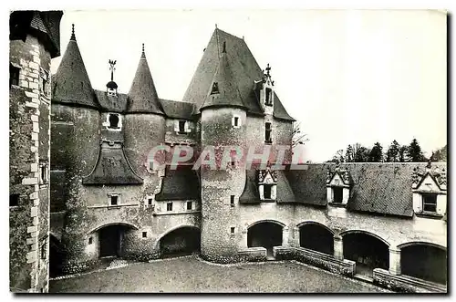 Ansichtskarte AK Fougeres sur Bievre Loir et Cher Chateau de Fougeres sur Bievre Cour Interieure Les Arcades