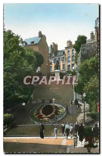Ansichtskarte AK Les Merveilles du Val de Loire Blois Loir et Cher l'escalier et la statue de Denis Papin