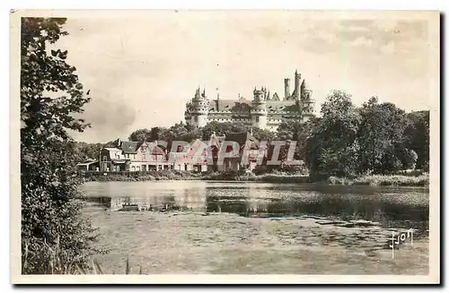 Ansichtskarte AK Pierrefonds Oise Le chateau et le lac