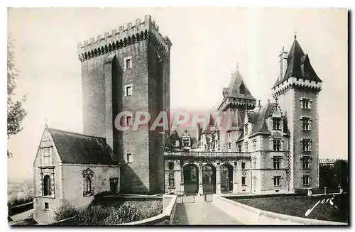 Ansichtskarte AK Pau B P Le Chateau Henri IV Entree principale et la chapelle