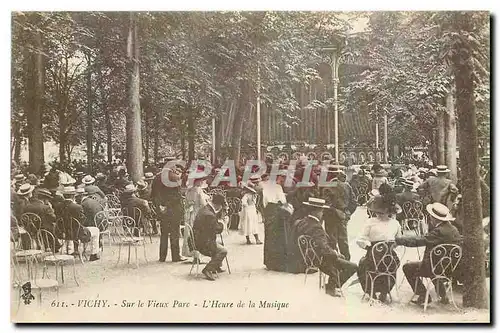 Cartes postales Vichy Sur le Vieux Parc L'Heure de la Musique