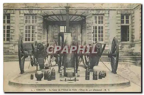 Ansichtskarte AK Verdun La Cour de l'Hotel de Ville