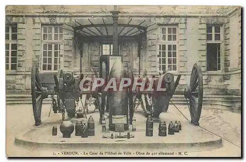 Cartes postales Verdun La Cour de l'Hotel de Ville