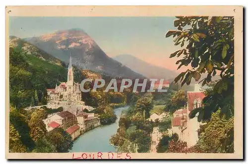 Cartes postales Lourdes La Basilique et le Gave