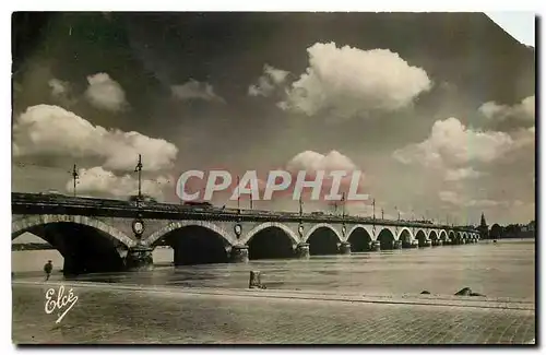 Ansichtskarte AK Bordeaux Le Pont de Pierre sur la Garonne