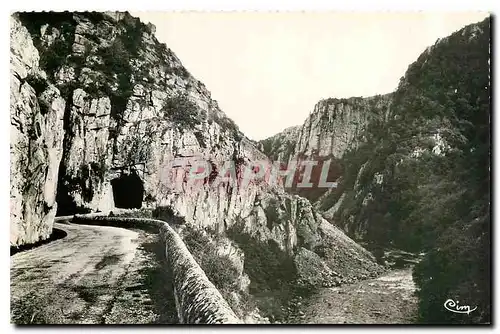 Cartes postales Vallee de la Sioule Allier Entree du Tunnel en Amont