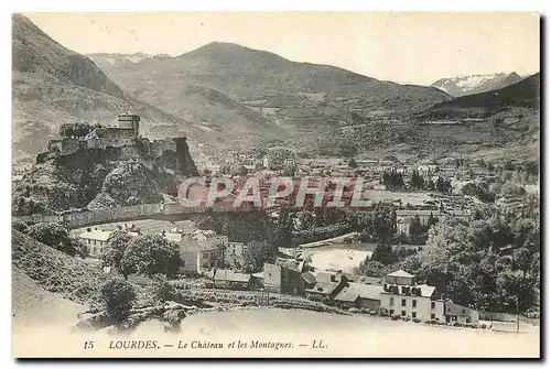 Ansichtskarte AK Lourdes Le Chateau et les Montagnes