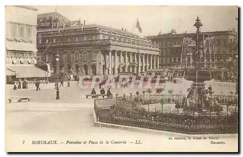 Cartes postales Bordeaux Fontaine et Place de la Concorde