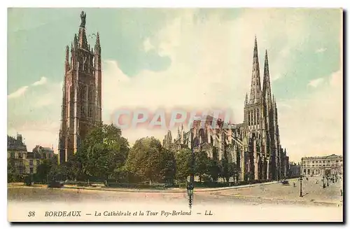 Cartes postales Bordeaux La Cathedrale et la Tour Berland