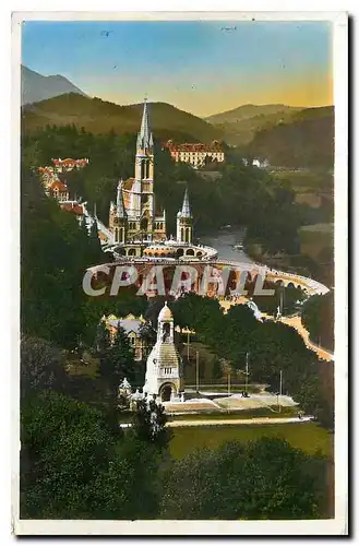 Cartes postales Lourdes La Basilique vue de Chateau Fort