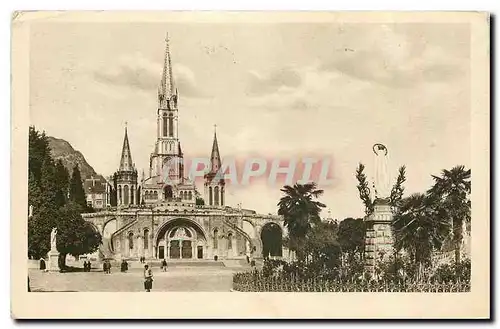 Cartes postales Lourdes La Basilique et la Vierge couronnee