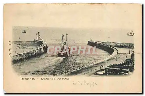 Cartes postales Dieppe l'Entree du Port Bateau