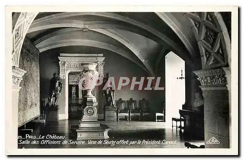 Cartes postales Pau le Chateau Salle des Officiers de Service Vase de Serves