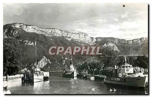 Cartes postales moderne Annecy Le Port et le Mont Veyrier Bateaux