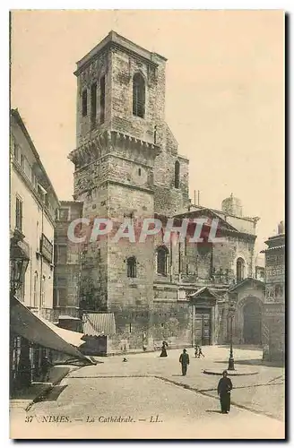 Cartes postales Nimes La Cathedrale