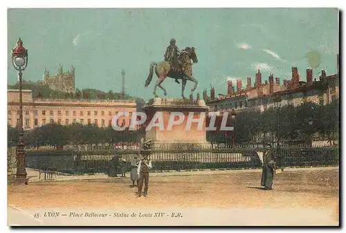 Cartes postales Lyon Place Bellecour Statue de Louis XIV