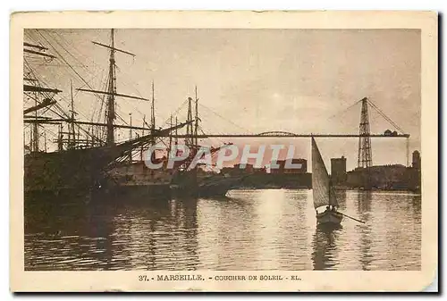 Ansichtskarte AK Marseille Coucher de Soleil Bateaux