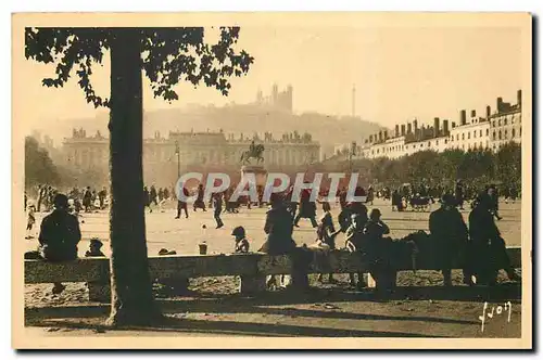 Cartes postales Lyon La place Bellecour