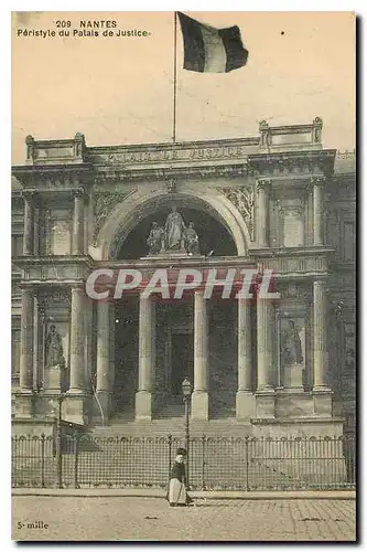 Ansichtskarte AK Nantes Peristyle du Palais de Justice